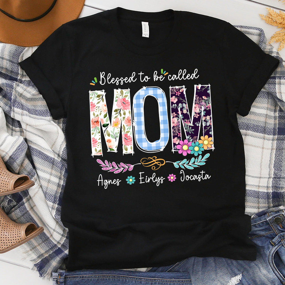 Personalized  Wildflowers Mom With Children's Names T-Shirt