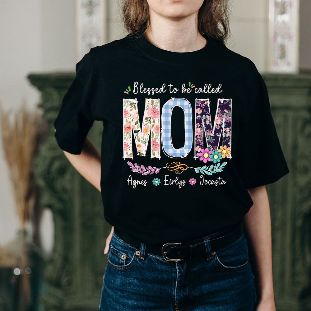 Personalized  Wildflowers Mom With Children's Names T-Shirt